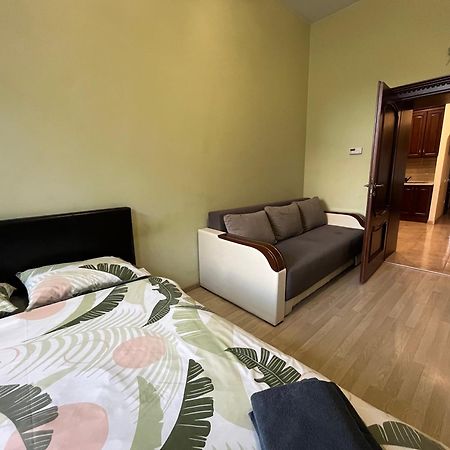 Medova Apartments Lviv Buitenkant foto