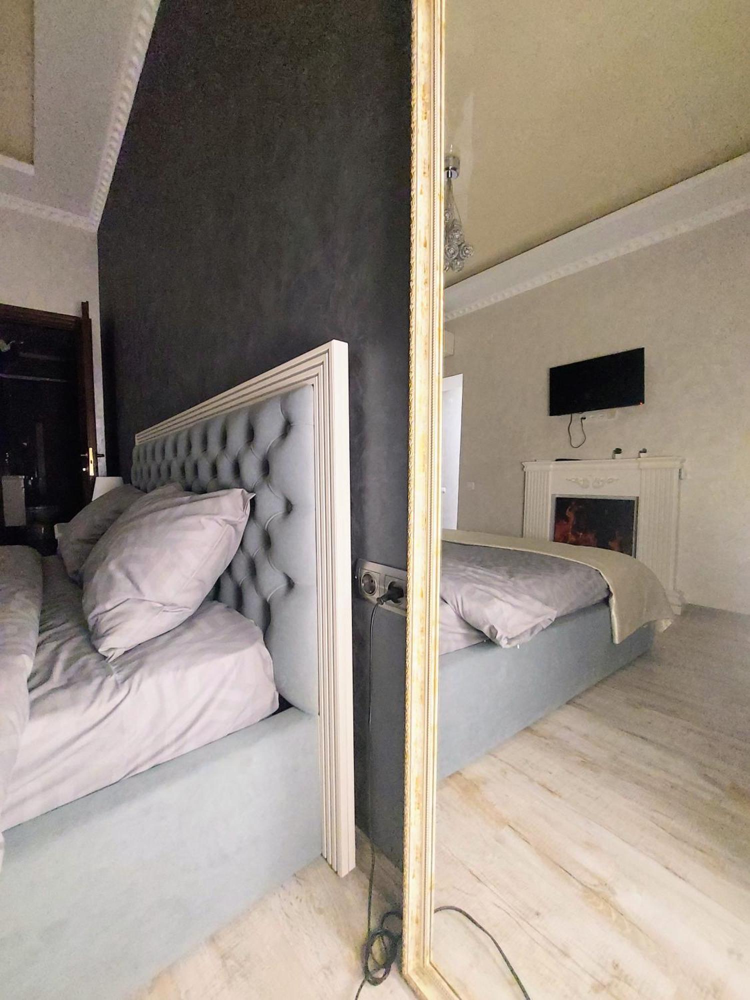 Medova Apartments Lviv Buitenkant foto