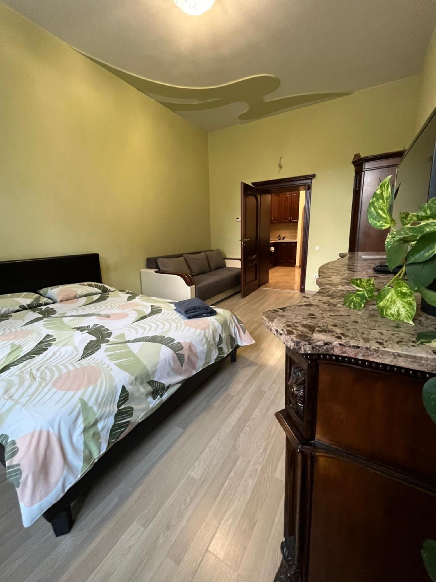 Medova Apartments Lviv Buitenkant foto